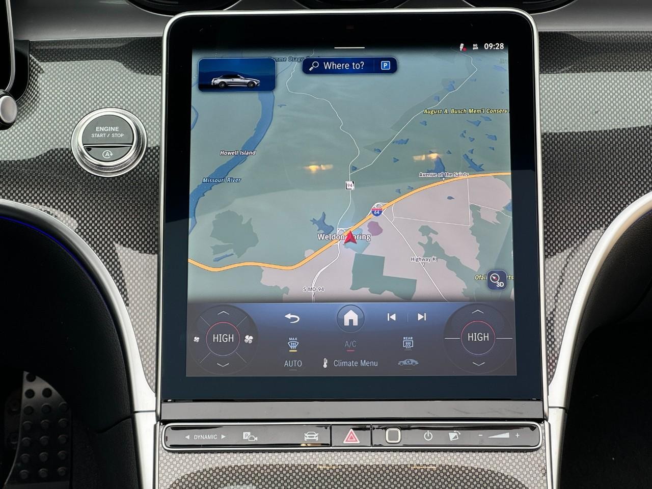 Mercedes-Benz CLE Vehicle Full-screen Gallery Image 13