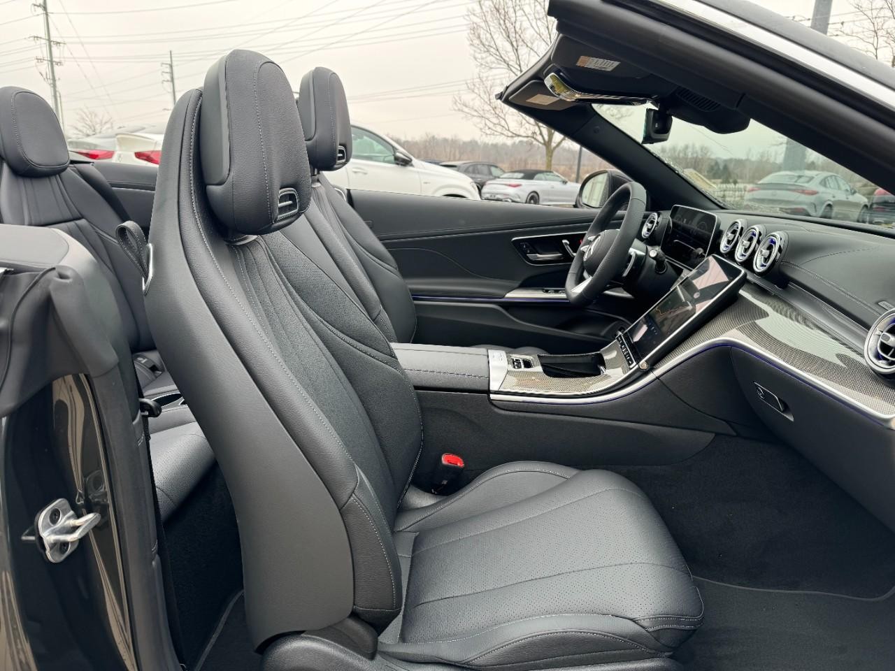 Mercedes-Benz CLE Vehicle Full-screen Gallery Image 15