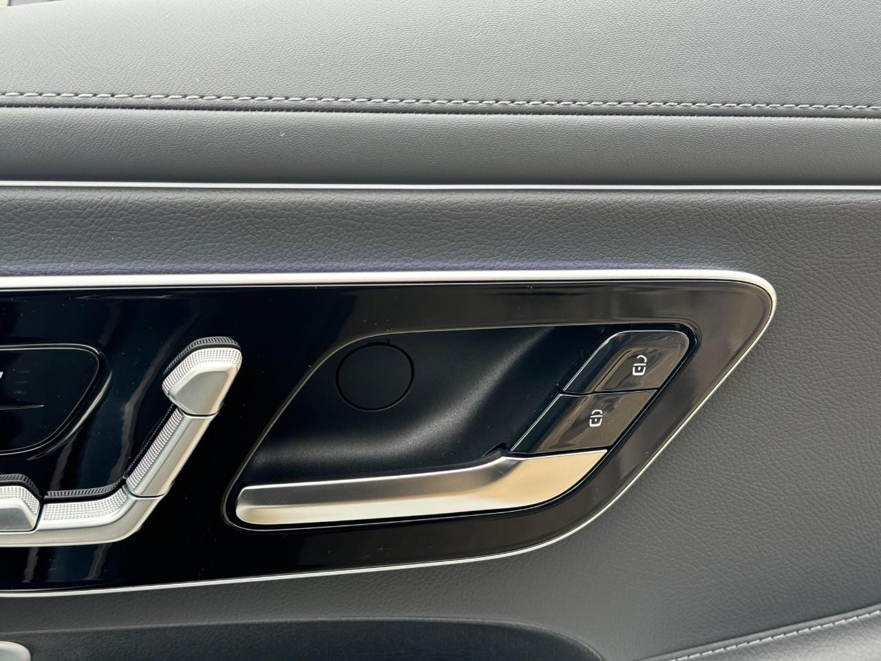 Mercedes-Benz CLE Vehicle Full-screen Gallery Image 18