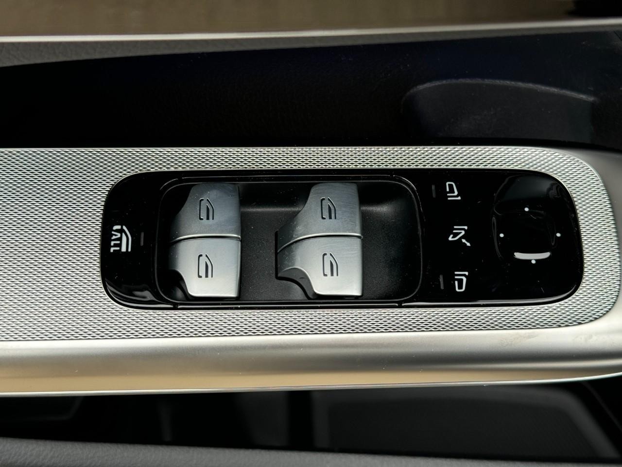 Mercedes-Benz CLE Vehicle Full-screen Gallery Image 22