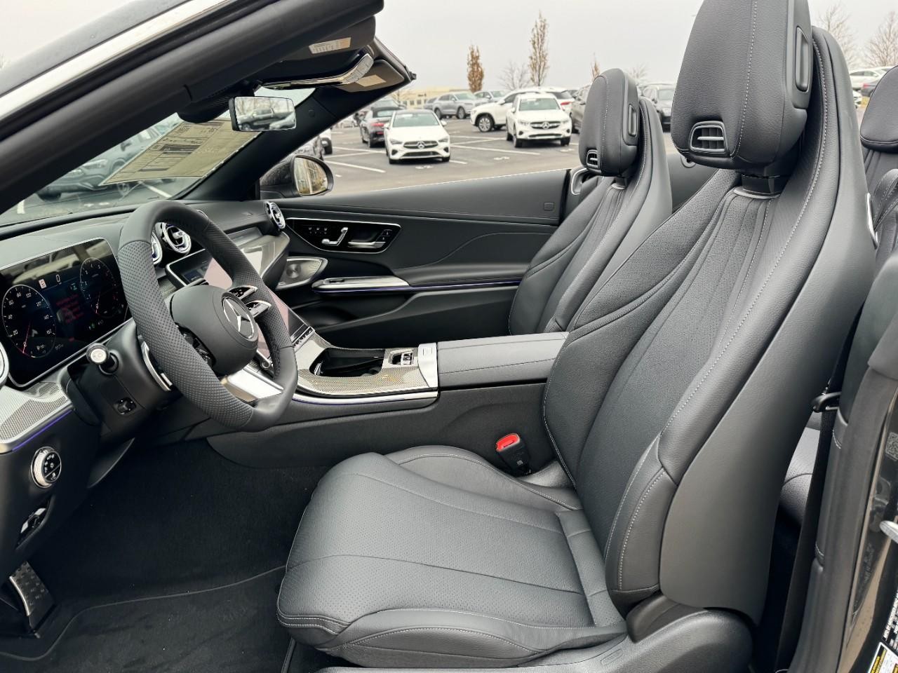 Mercedes-Benz CLE Vehicle Full-screen Gallery Image 25