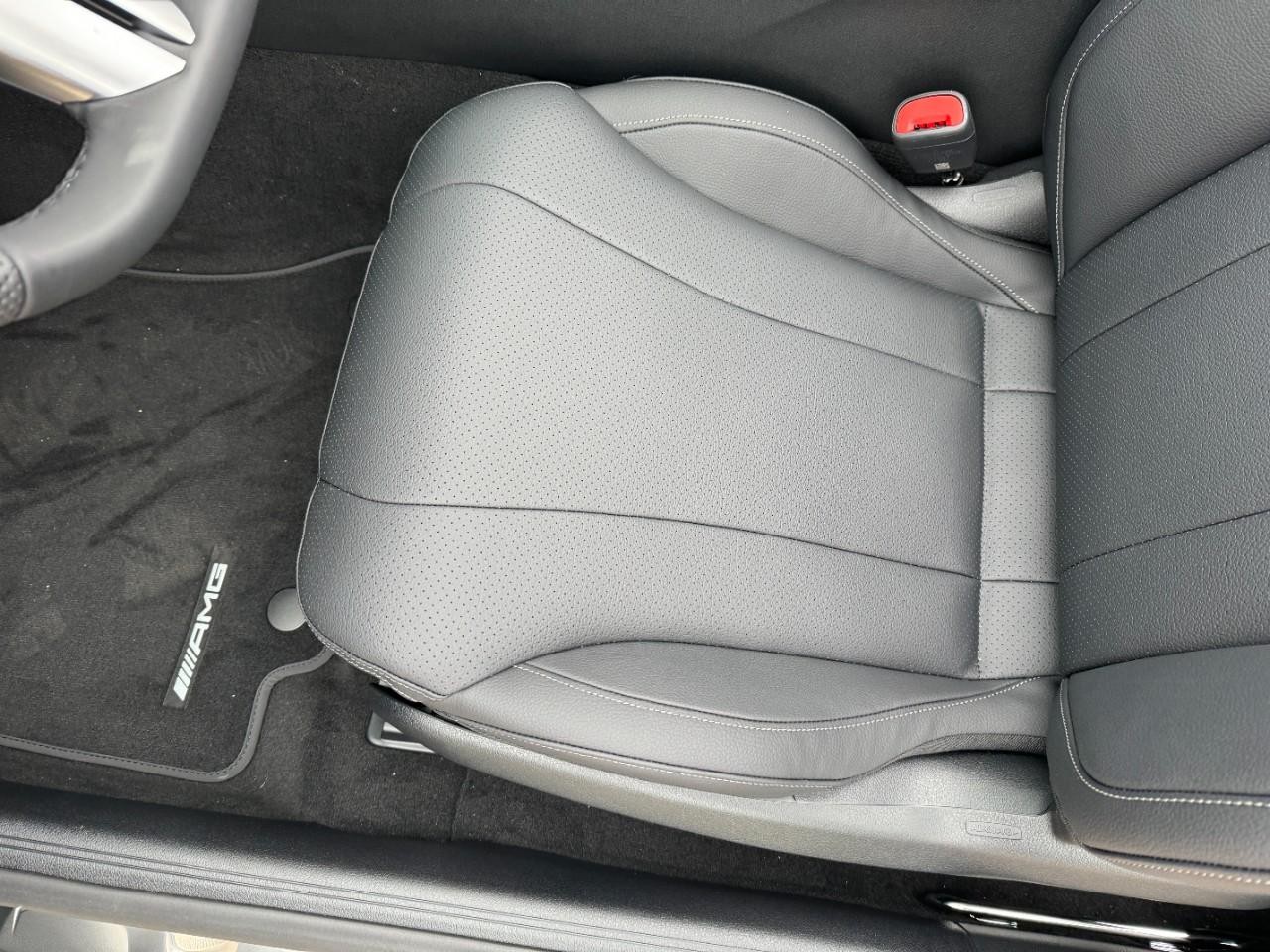 Mercedes-Benz CLE Vehicle Full-screen Gallery Image 26