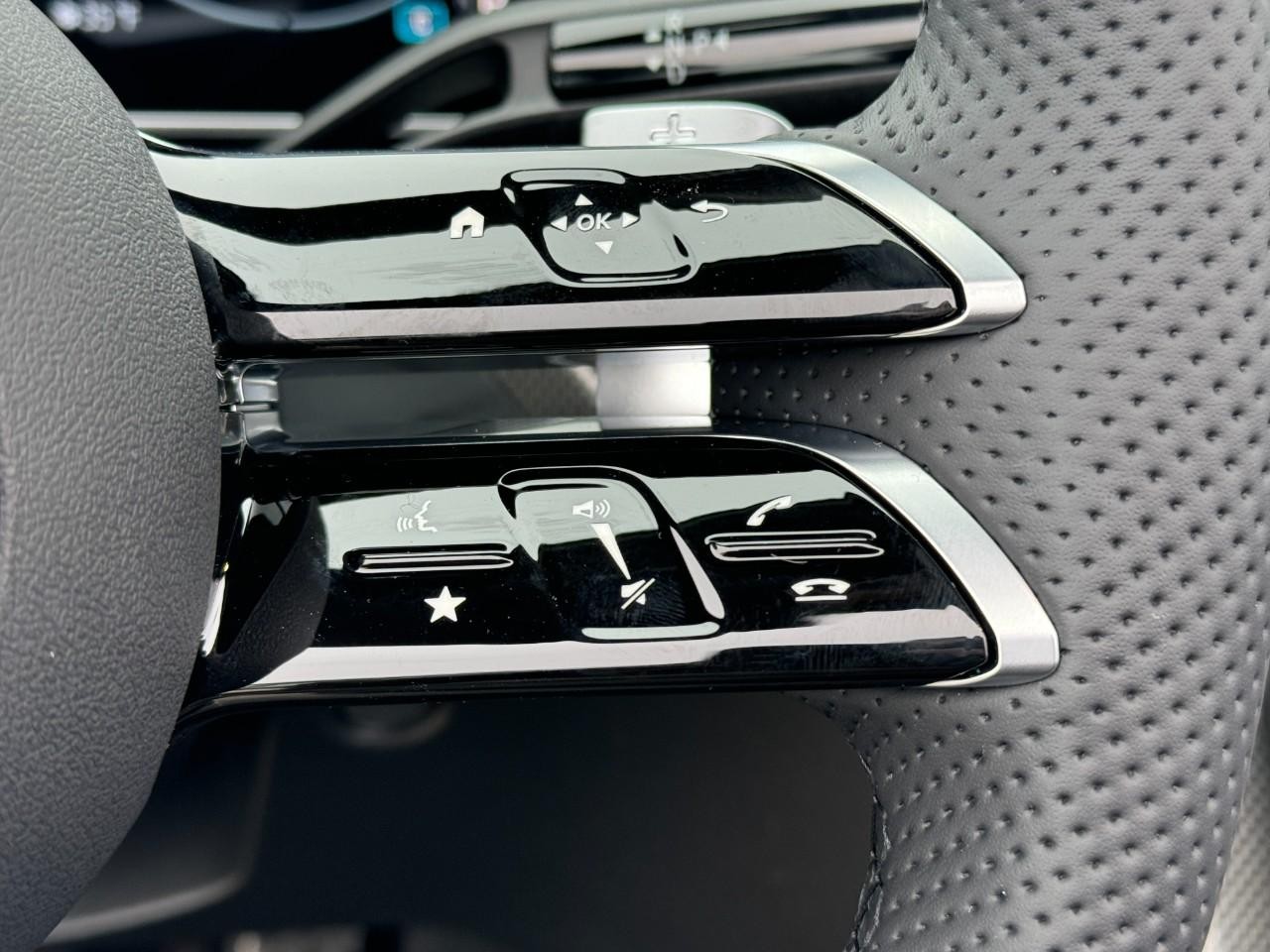 Mercedes-Benz CLE Vehicle Full-screen Gallery Image 29