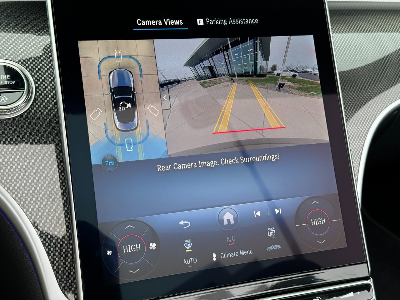 Mercedes-Benz CLE Vehicle Full-screen Gallery Image 32