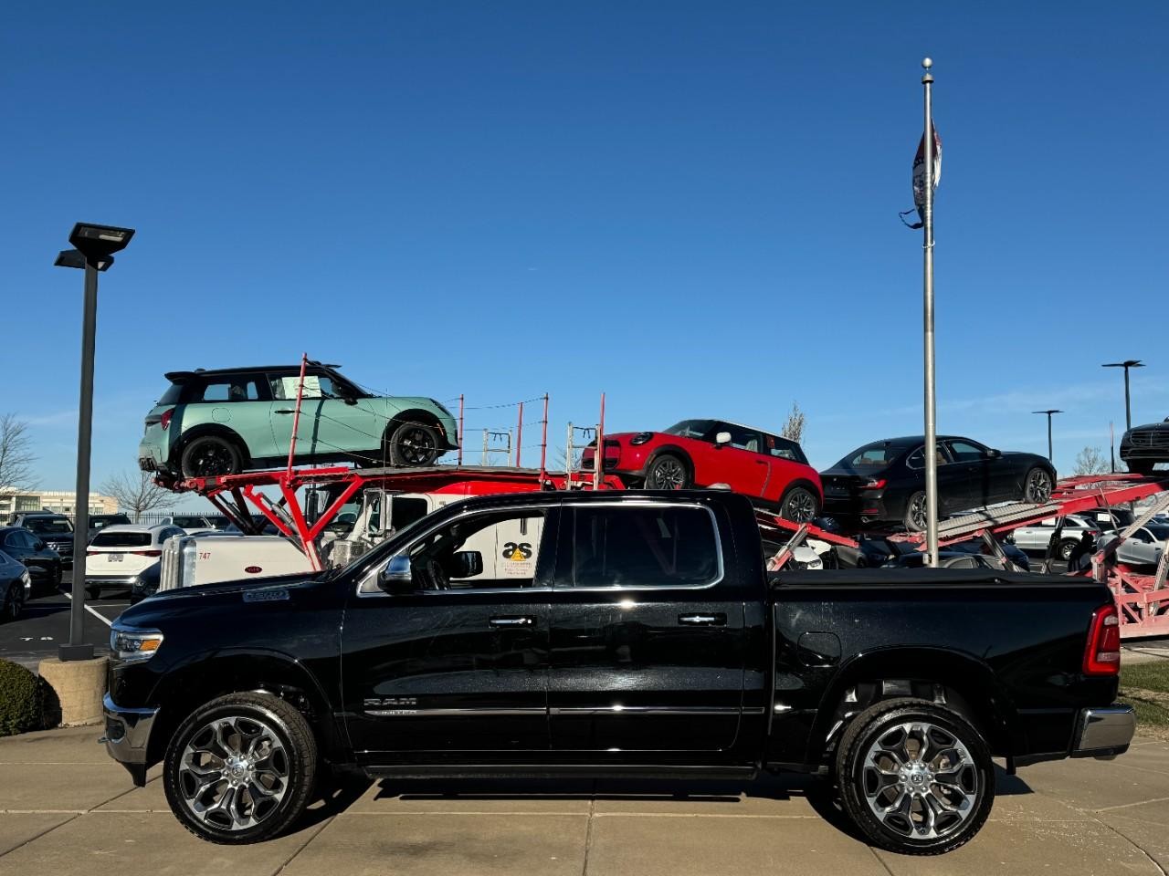 Ram 1500 Vehicle Full-screen Gallery Image 2