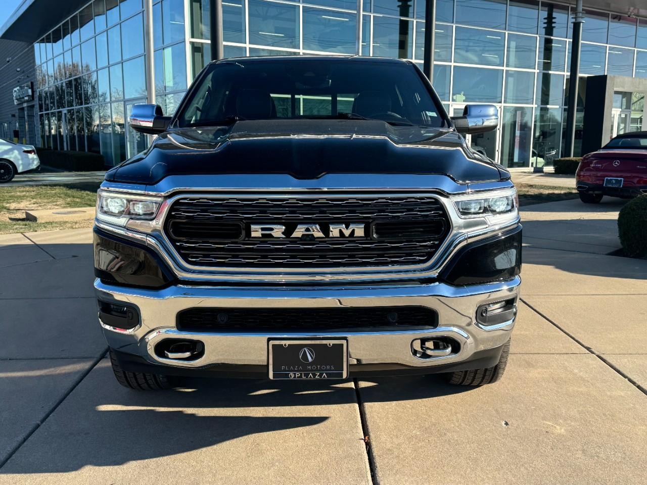 Ram 1500 Vehicle Full-screen Gallery Image 7