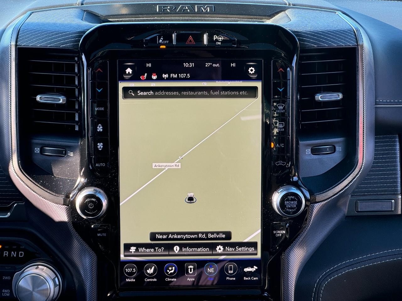 Ram 1500 Vehicle Full-screen Gallery Image 15