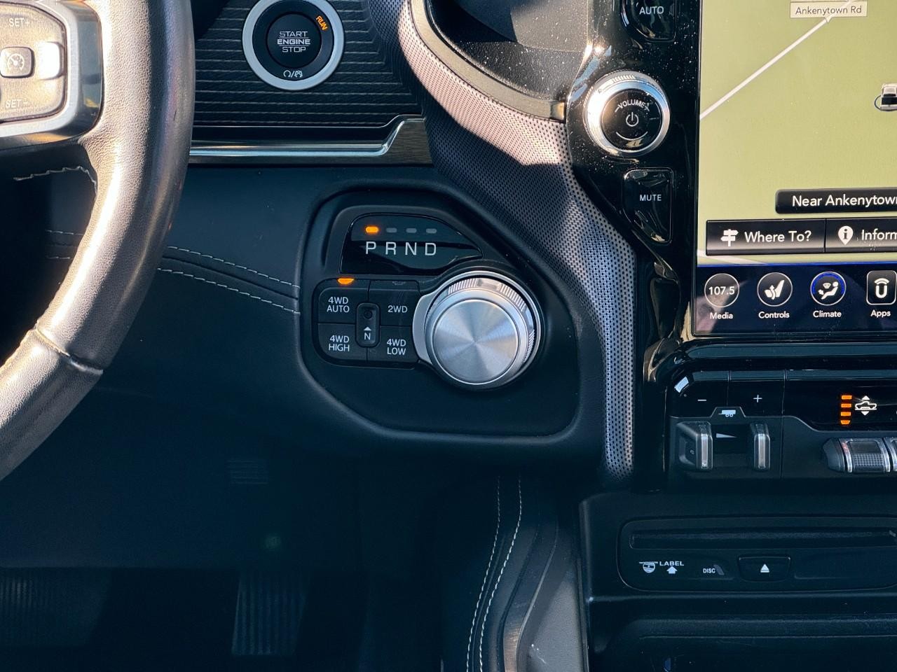 Ram 1500 Vehicle Full-screen Gallery Image 16