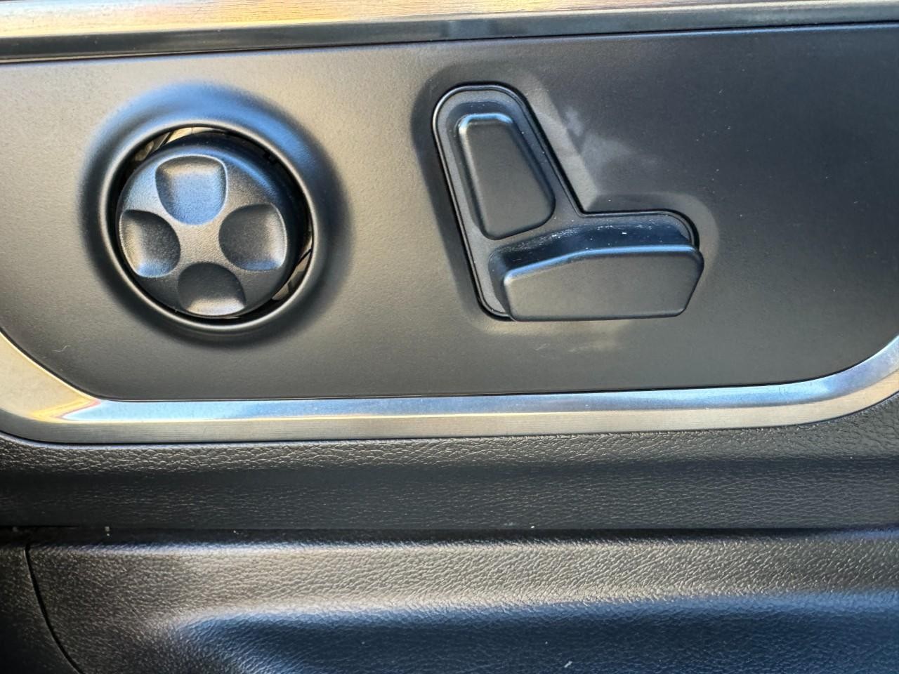 Ram 1500 Vehicle Full-screen Gallery Image 20