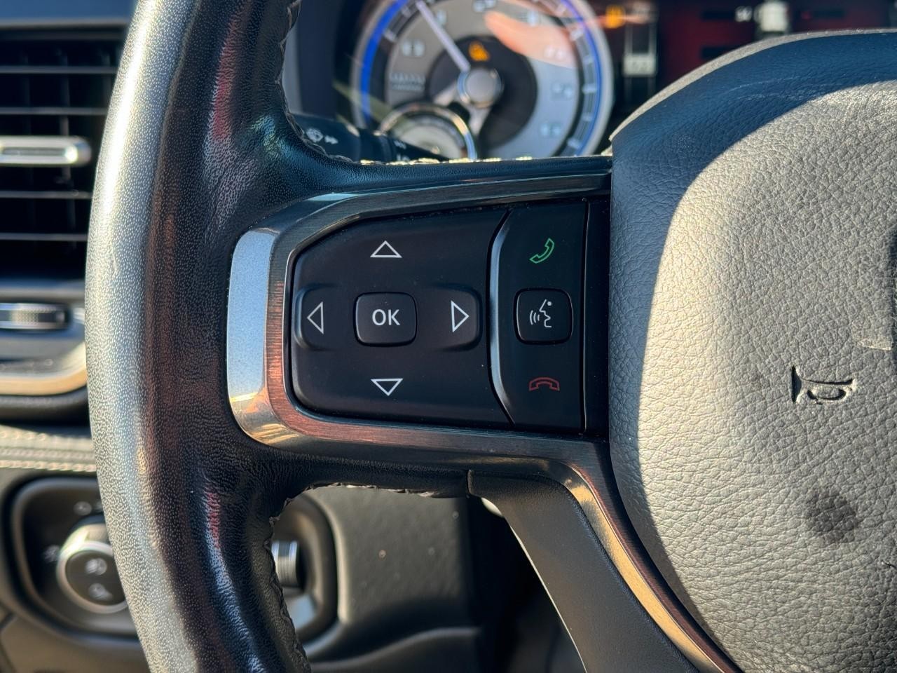 Ram 1500 Vehicle Full-screen Gallery Image 29