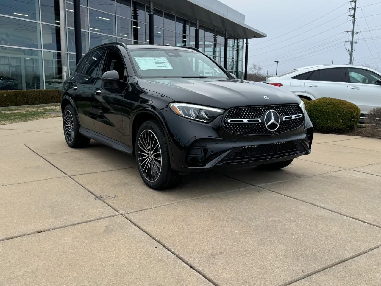 Mercedes-Benz GLC Vehicle Full-screen Gallery Image 6