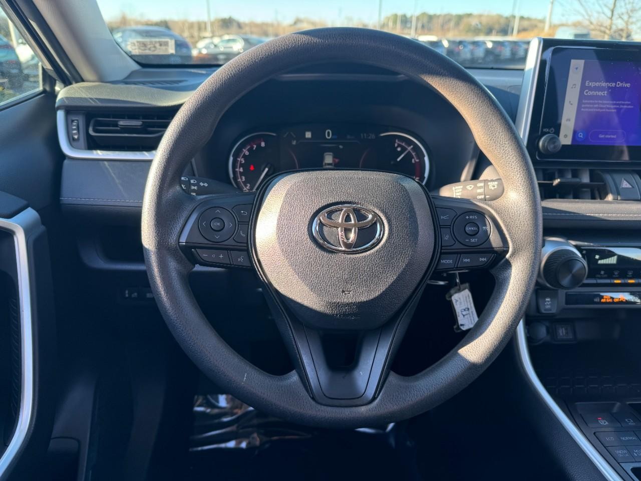 Toyota RAV4 Vehicle Full-screen Gallery Image 12