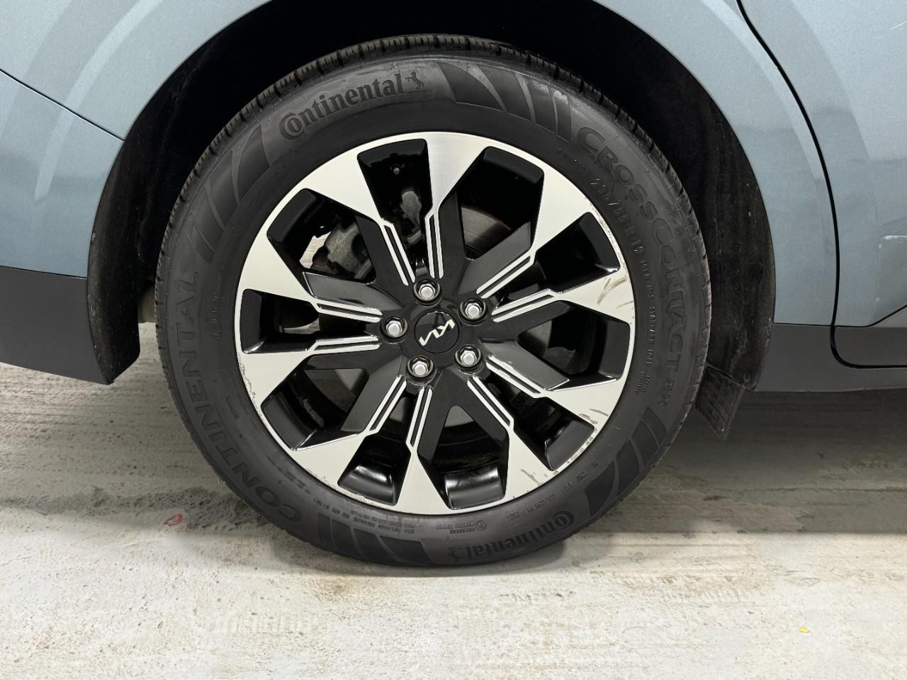 Kia Carnival Vehicle Full-screen Gallery Image 5