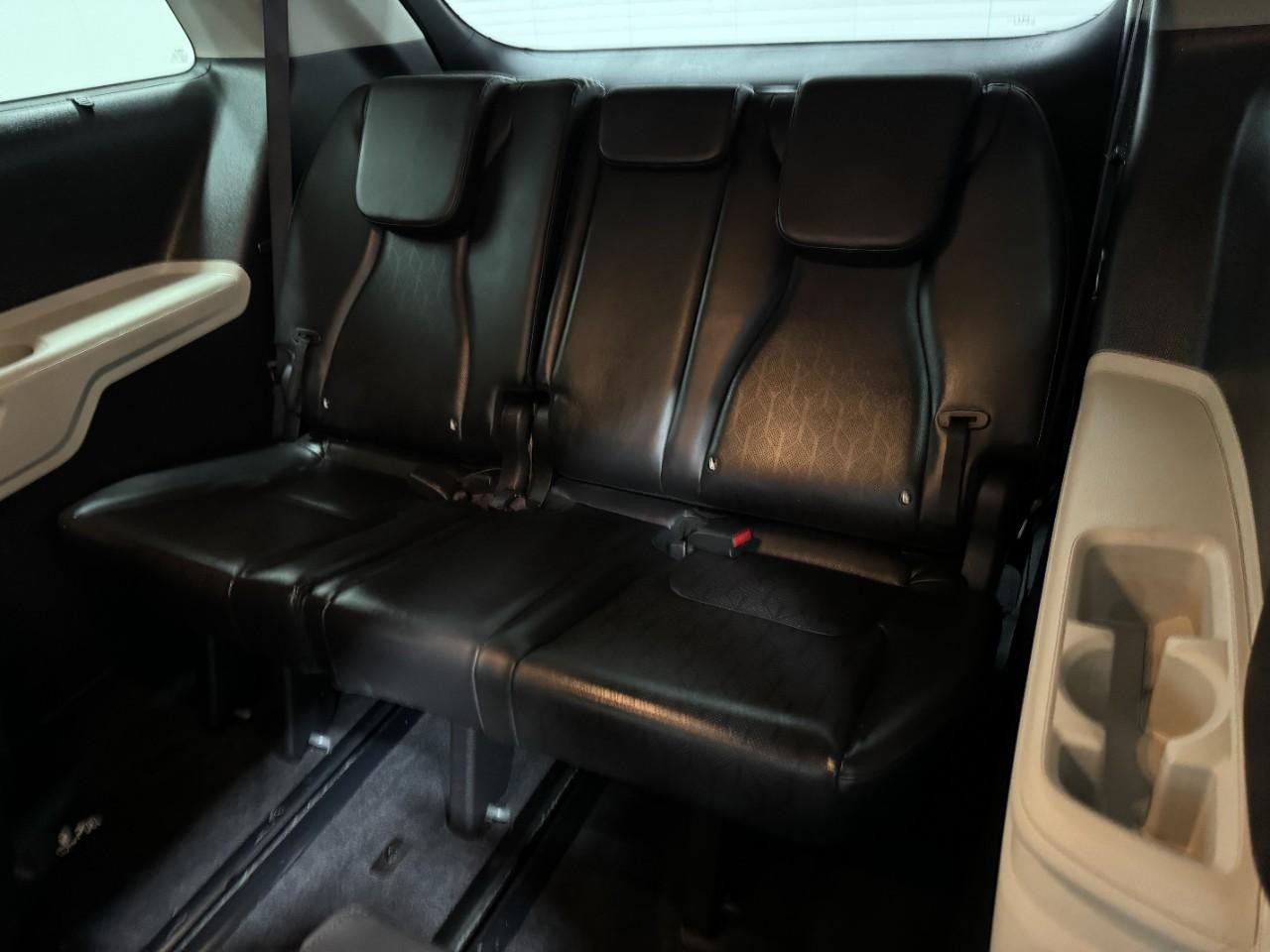 Kia Carnival Vehicle Full-screen Gallery Image 8