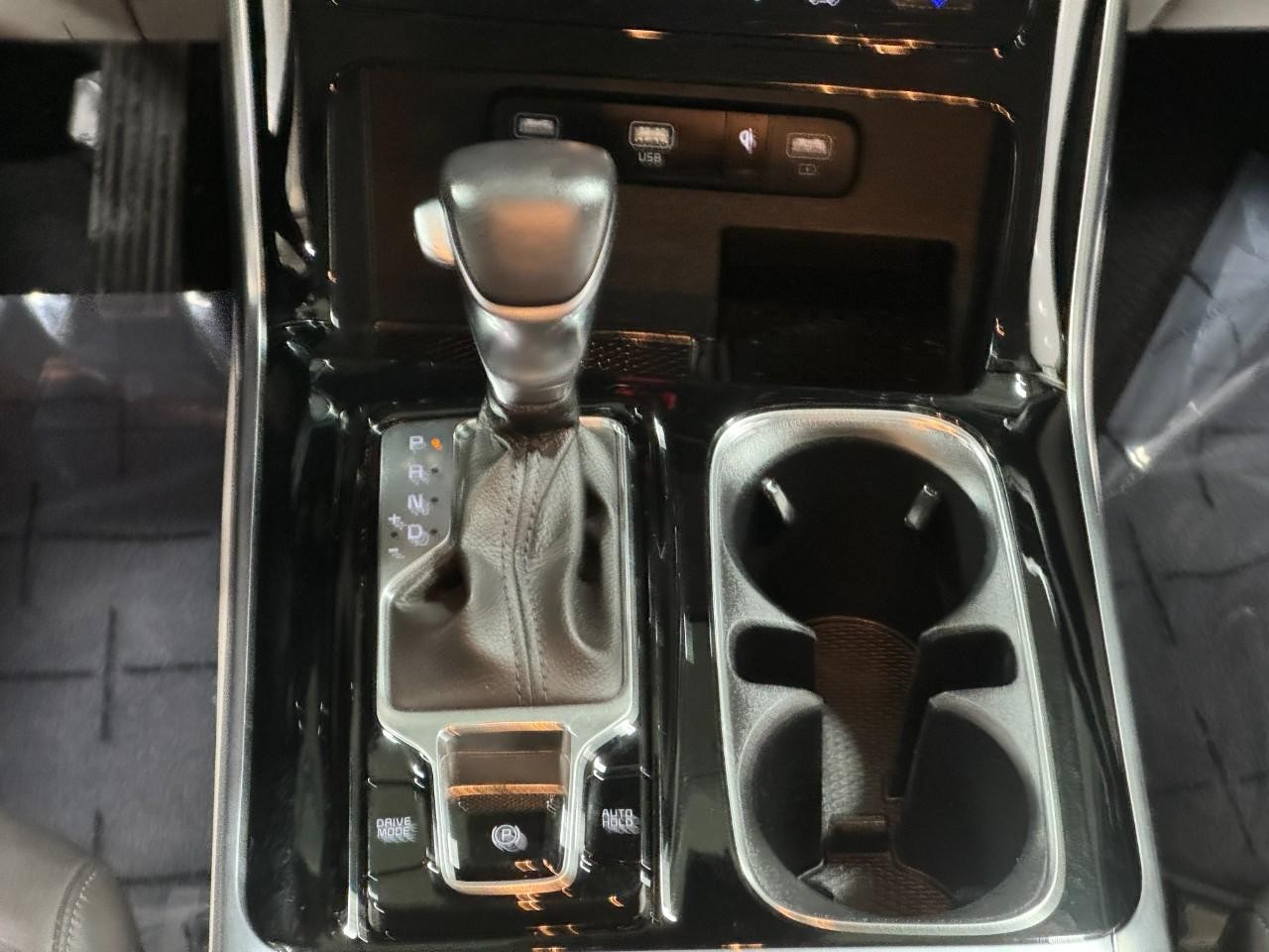 Kia Carnival Vehicle Full-screen Gallery Image 18