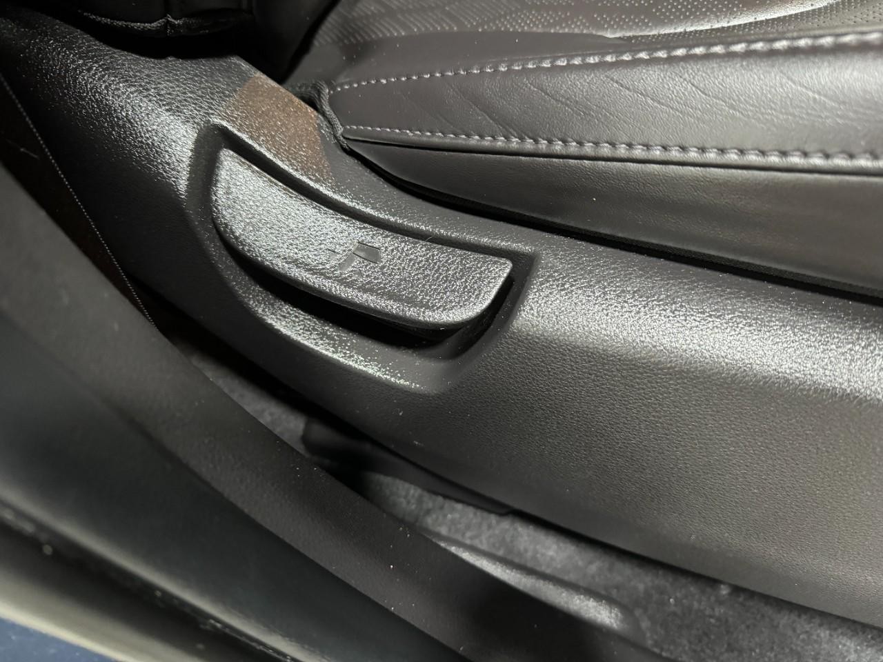 Kia Carnival Vehicle Full-screen Gallery Image 22