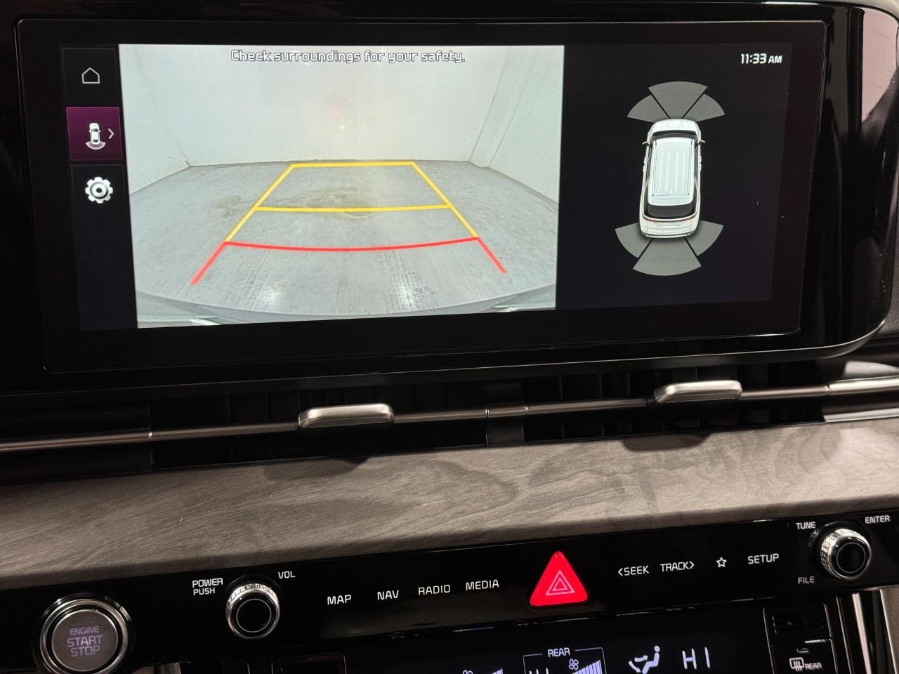 Kia Carnival Vehicle Full-screen Gallery Image 32