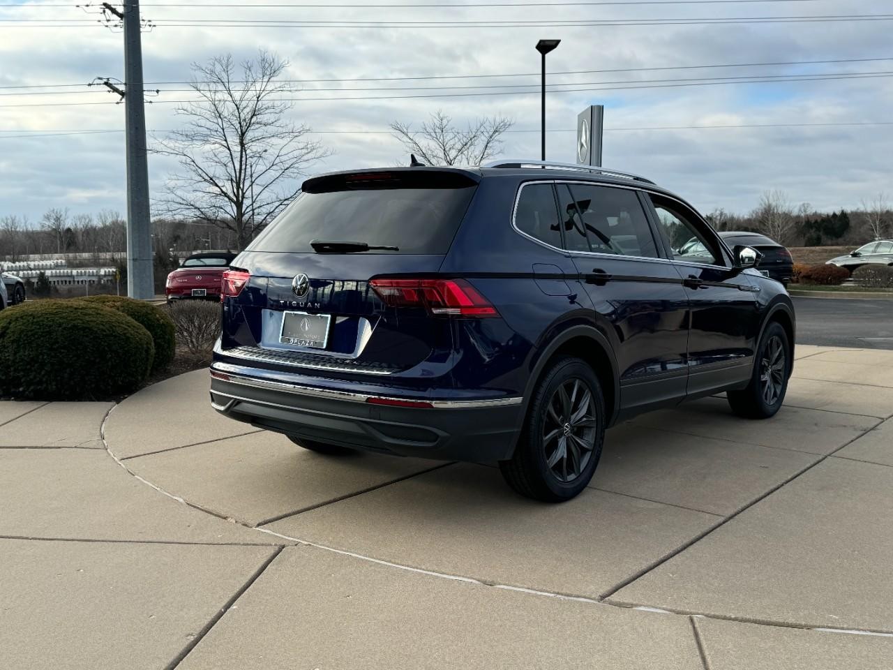 Volkswagen Tiguan Vehicle Full-screen Gallery Image 4