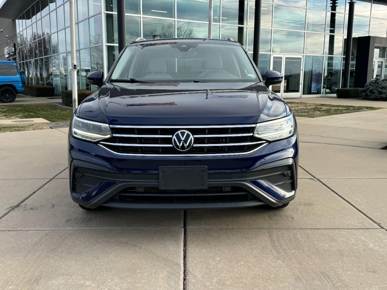 Volkswagen Tiguan Vehicle Full-screen Gallery Image 7