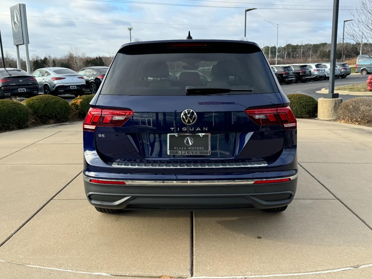 Volkswagen Tiguan Vehicle Full-screen Gallery Image 10