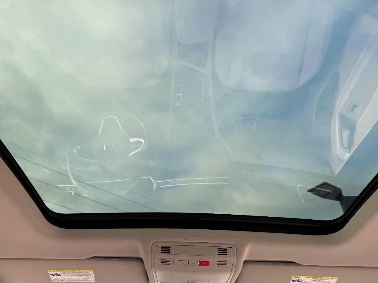 Volkswagen Tiguan Vehicle Full-screen Gallery Image 13