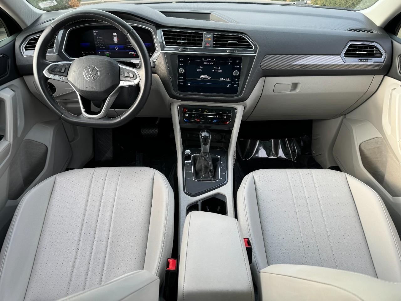 Volkswagen Tiguan Vehicle Full-screen Gallery Image 14