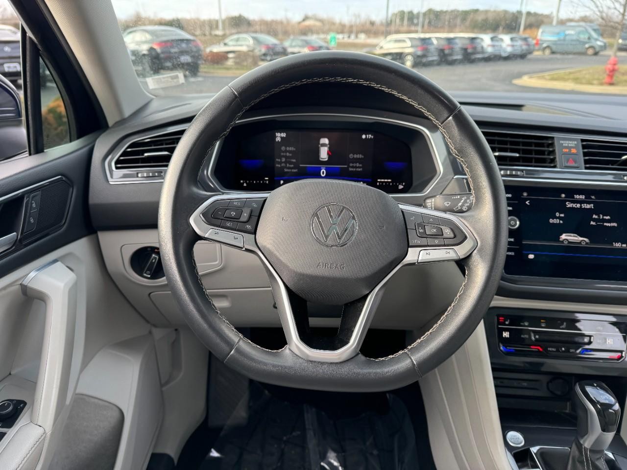 Volkswagen Tiguan Vehicle Full-screen Gallery Image 15