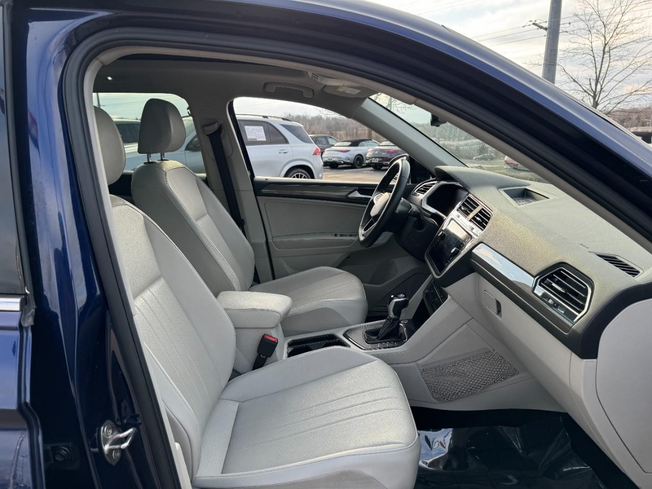 Volkswagen Tiguan Vehicle Full-screen Gallery Image 20