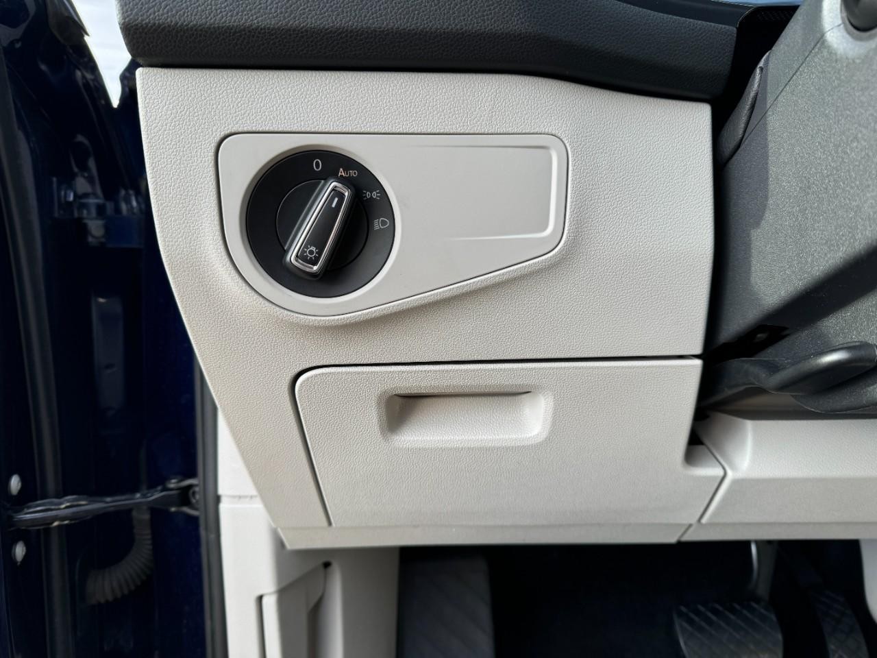 Volkswagen Tiguan Vehicle Full-screen Gallery Image 29