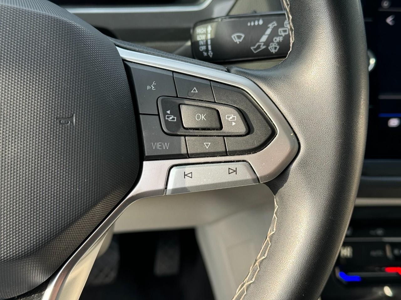 Volkswagen Tiguan Vehicle Full-screen Gallery Image 31