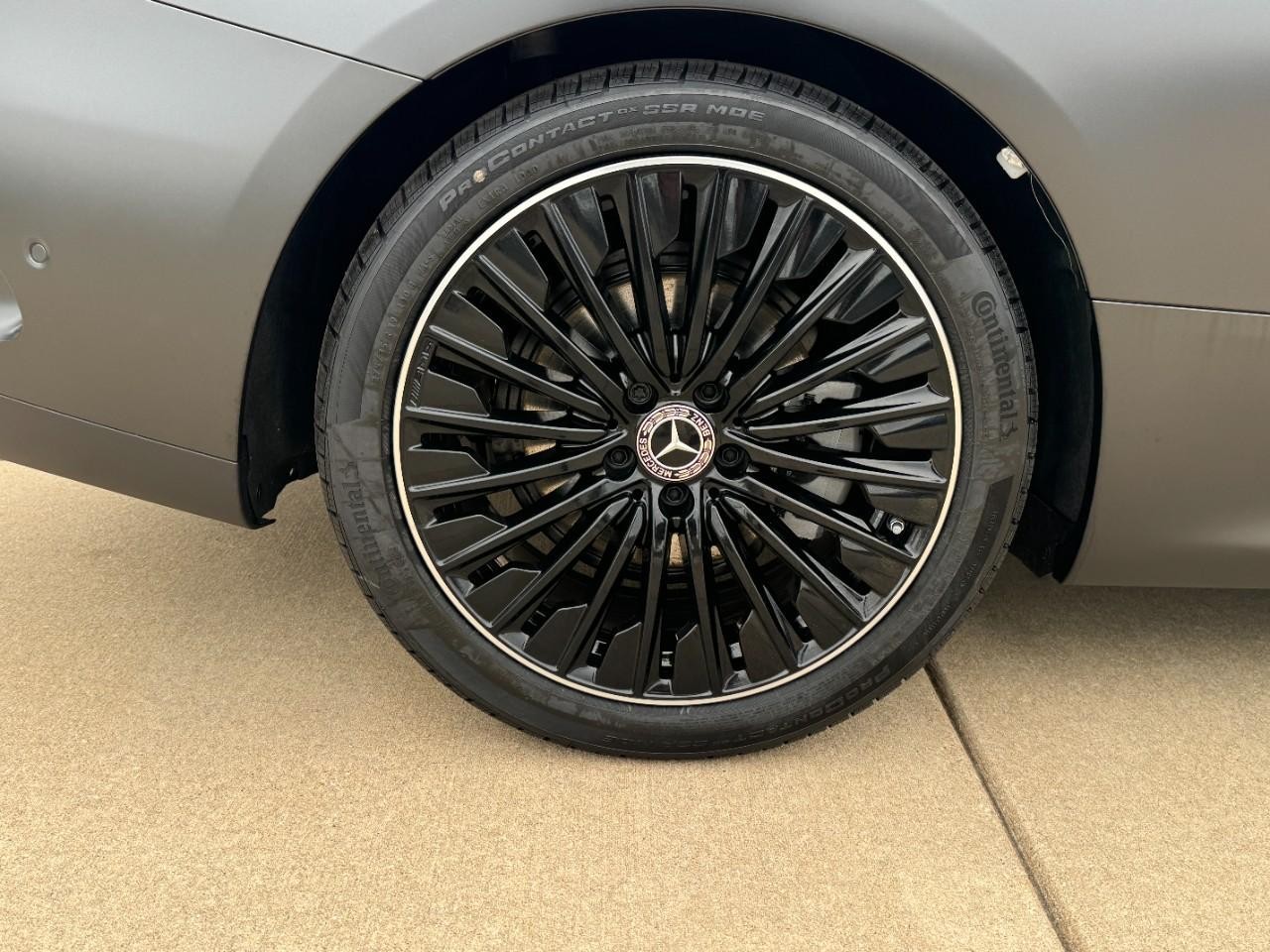 Mercedes-Benz CLE Vehicle Full-screen Gallery Image 5