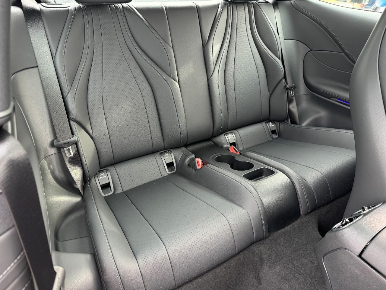 Mercedes-Benz CLE Vehicle Full-screen Gallery Image 10