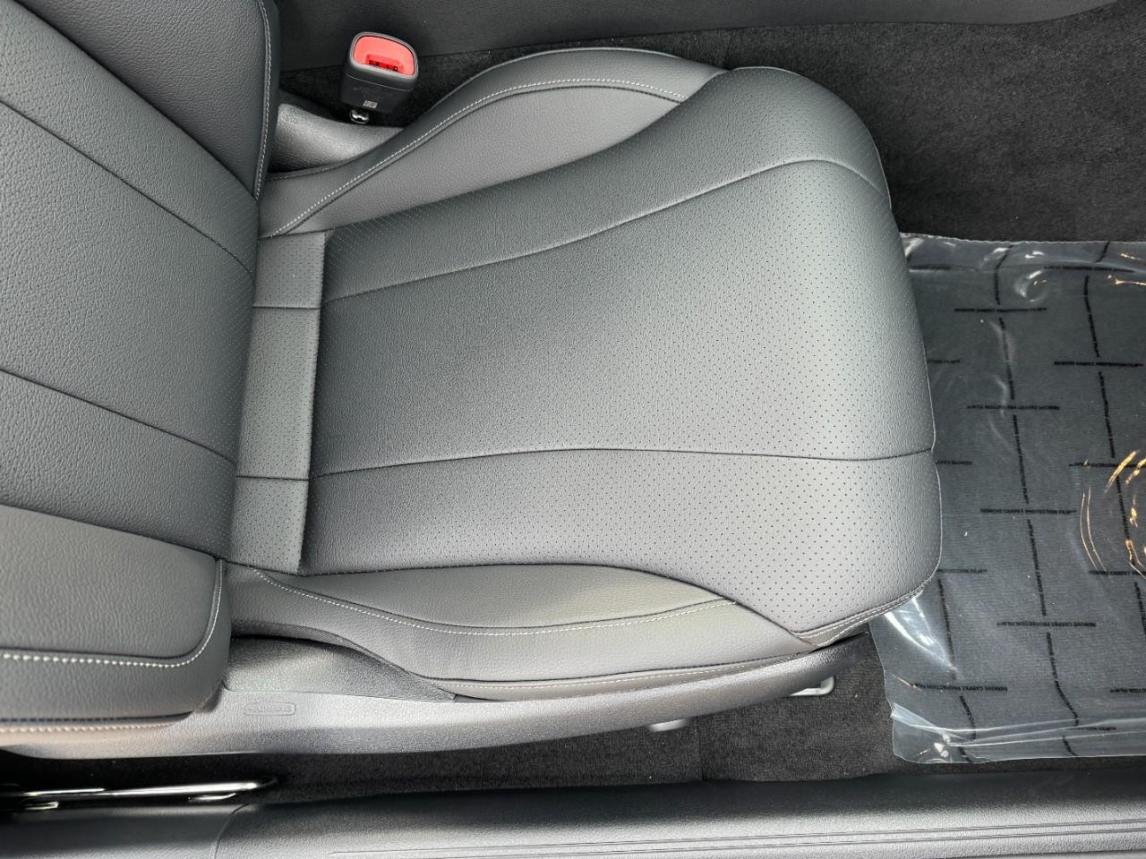 Mercedes-Benz CLE Vehicle Full-screen Gallery Image 17