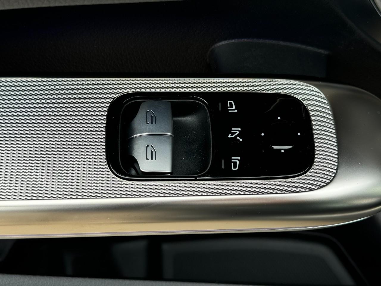 Mercedes-Benz CLE Vehicle Full-screen Gallery Image 24