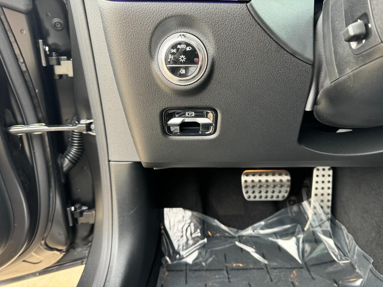 Mercedes-Benz CLE Vehicle Full-screen Gallery Image 30