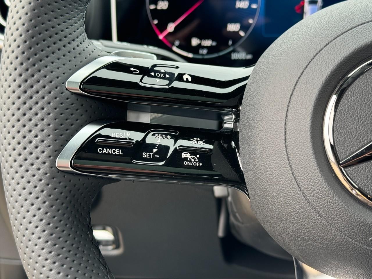 Mercedes-Benz CLE Vehicle Full-screen Gallery Image 31