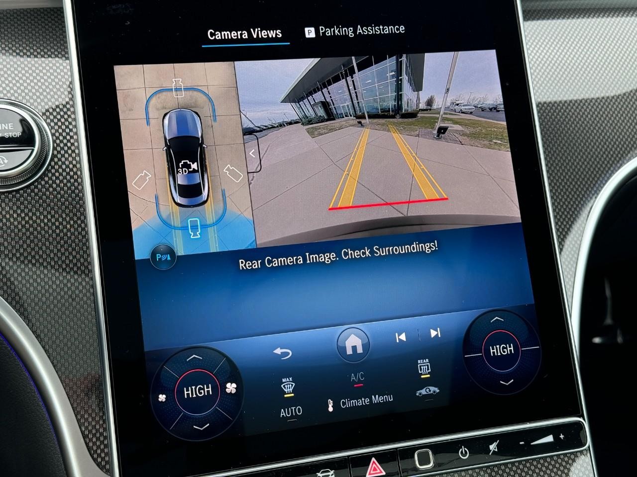 Mercedes-Benz CLE Vehicle Full-screen Gallery Image 35