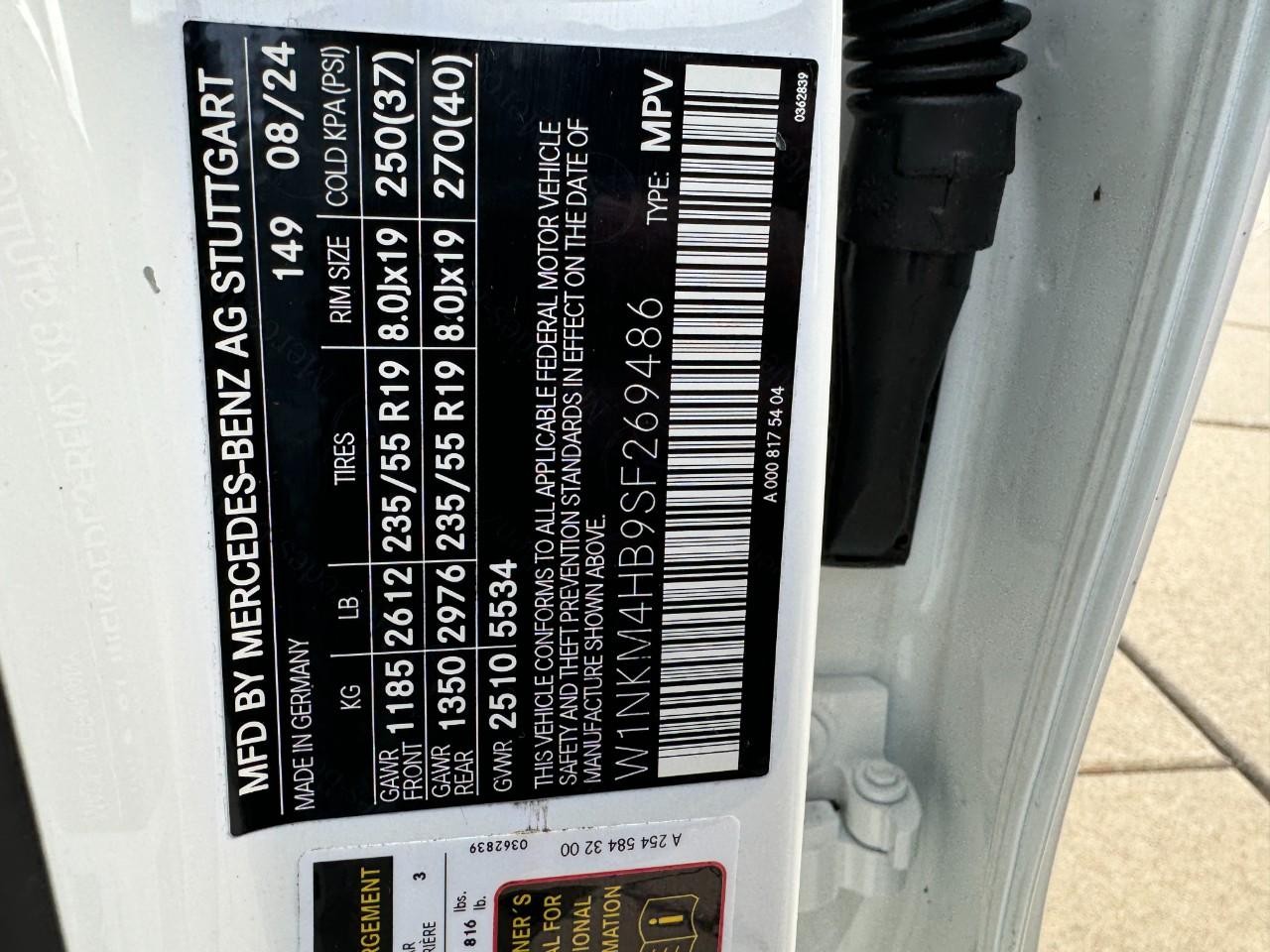 Mercedes-Benz GLC Vehicle Full-screen Gallery Image 34