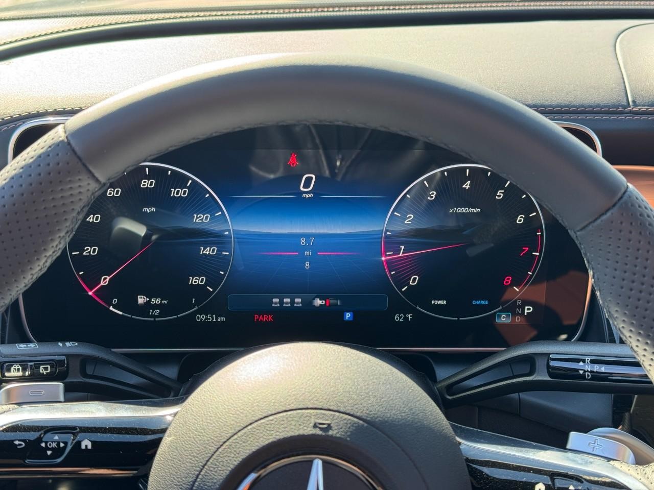 Mercedes-Benz GLC Vehicle Full-screen Gallery Image 33