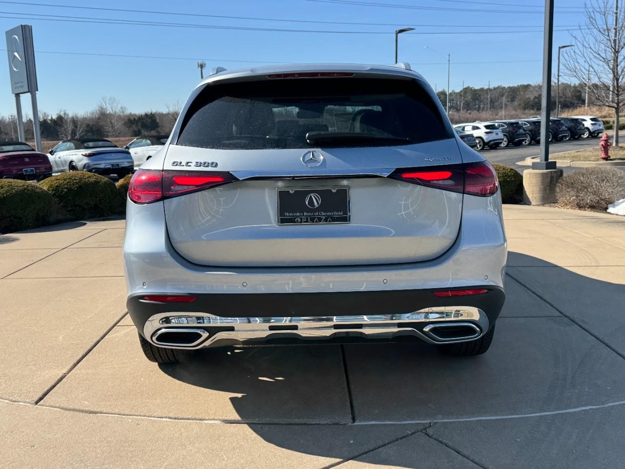 Mercedes-Benz GLC Vehicle Full-screen Gallery Image 9