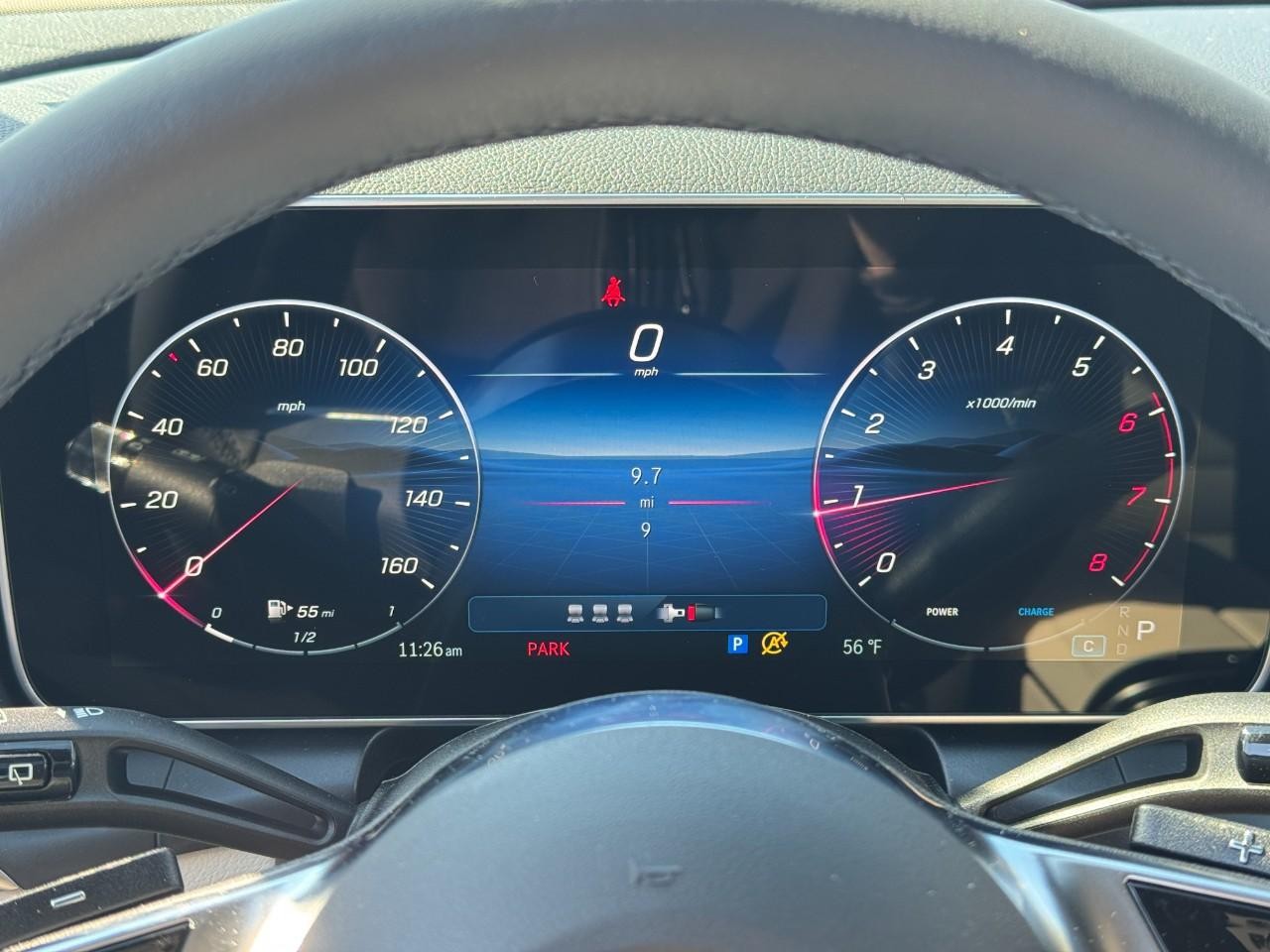 Mercedes-Benz GLC Vehicle Full-screen Gallery Image 32