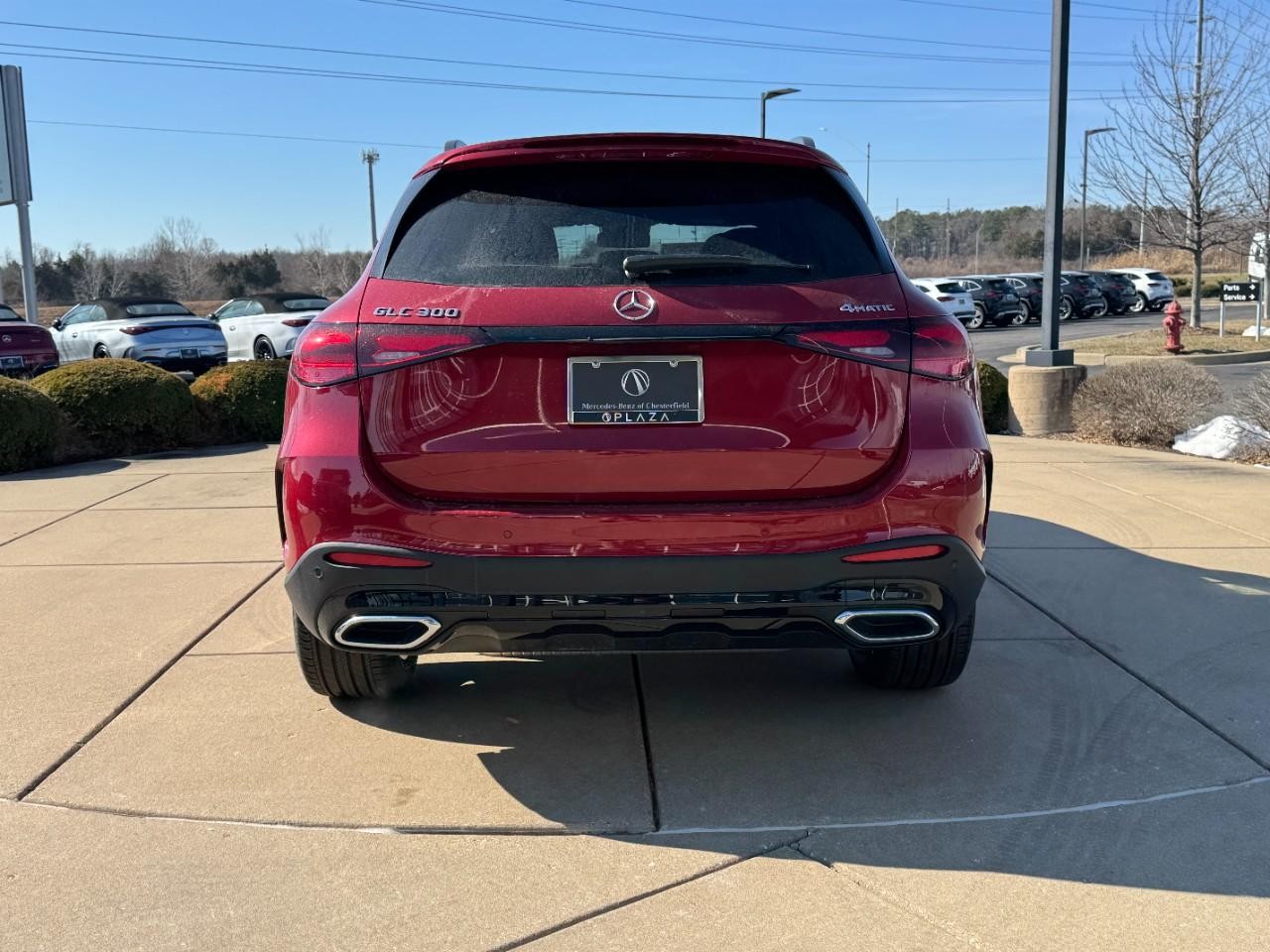 Mercedes-Benz GLC Vehicle Full-screen Gallery Image 9