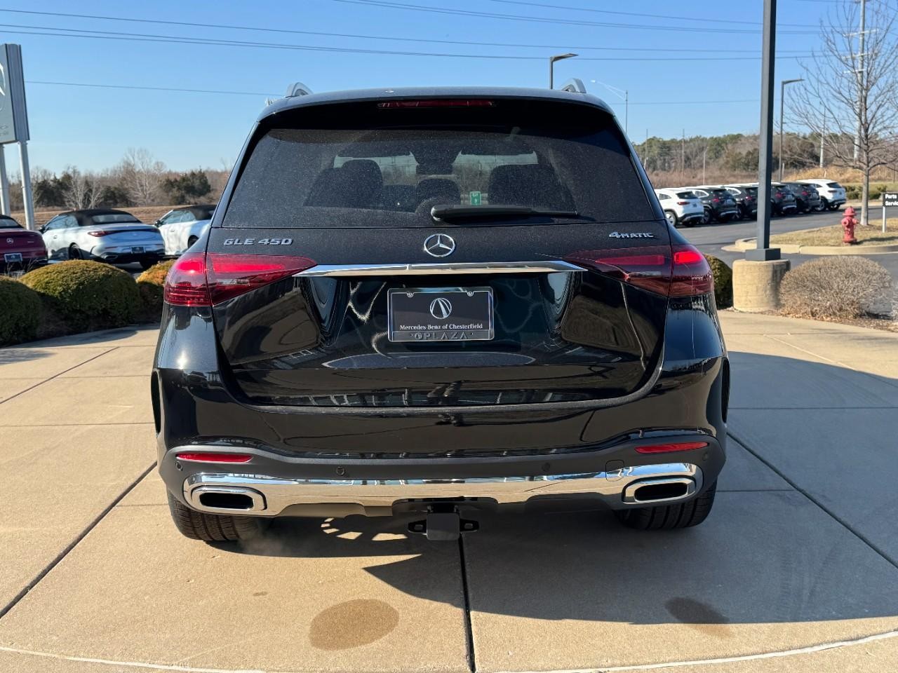 Mercedes-Benz GLE Vehicle Full-screen Gallery Image 9