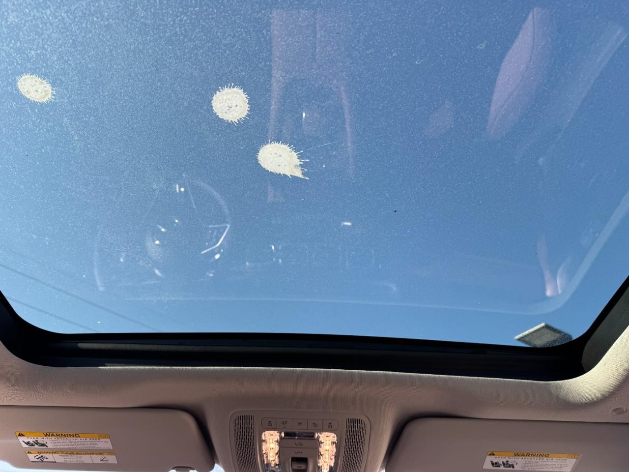 Mercedes-Benz GLE Vehicle Full-screen Gallery Image 11