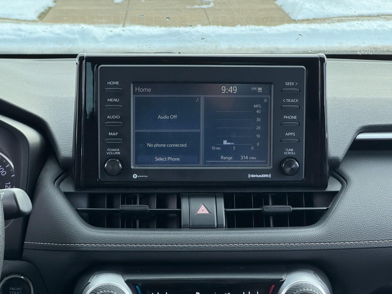 Toyota RAV4 Vehicle Full-screen Gallery Image 14