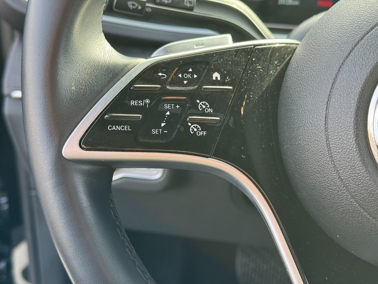 Mercedes-Benz GLE Vehicle Full-screen Gallery Image 31