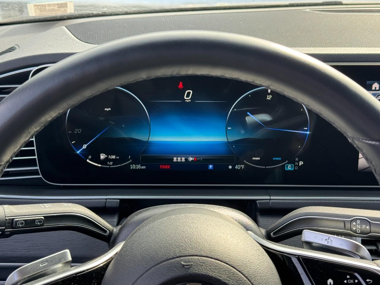 Mercedes-Benz GLE Vehicle Full-screen Gallery Image 33