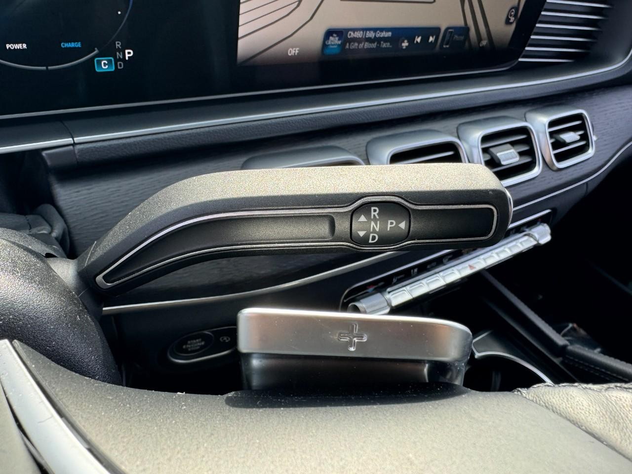 Mercedes-Benz GLE Vehicle Full-screen Gallery Image 34