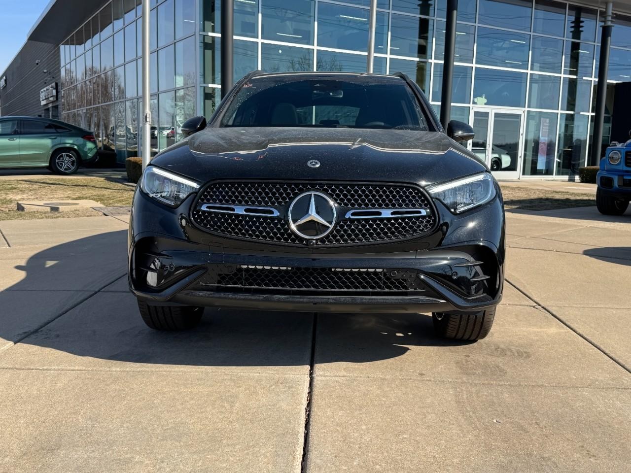 Mercedes-Benz GLC Vehicle Full-screen Gallery Image 7