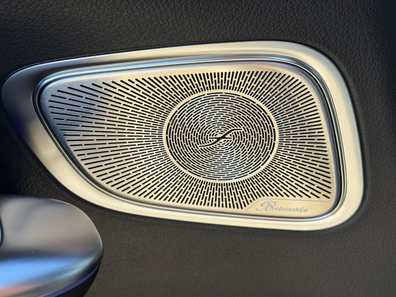 Mercedes-Benz GLC Vehicle Full-screen Gallery Image 25